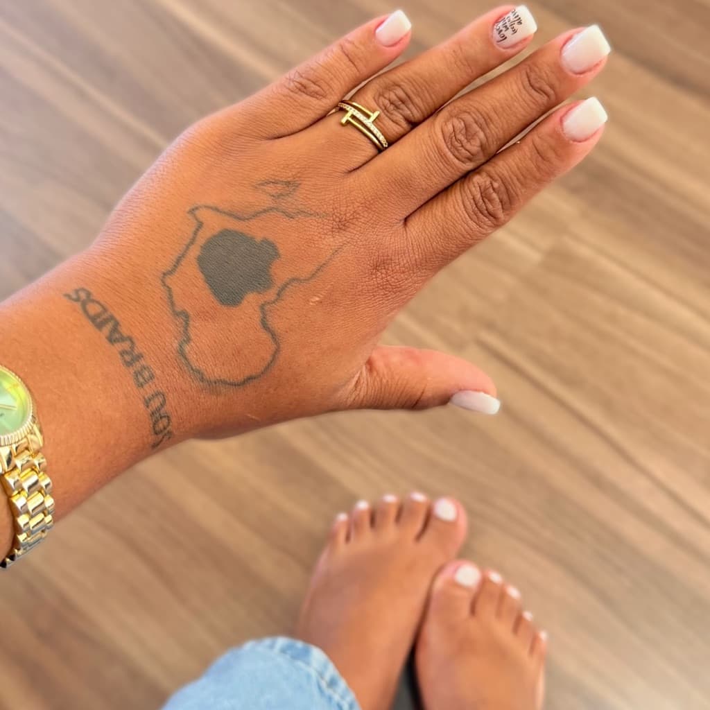 Sarah Morales, Unhas, foto 1 de 1