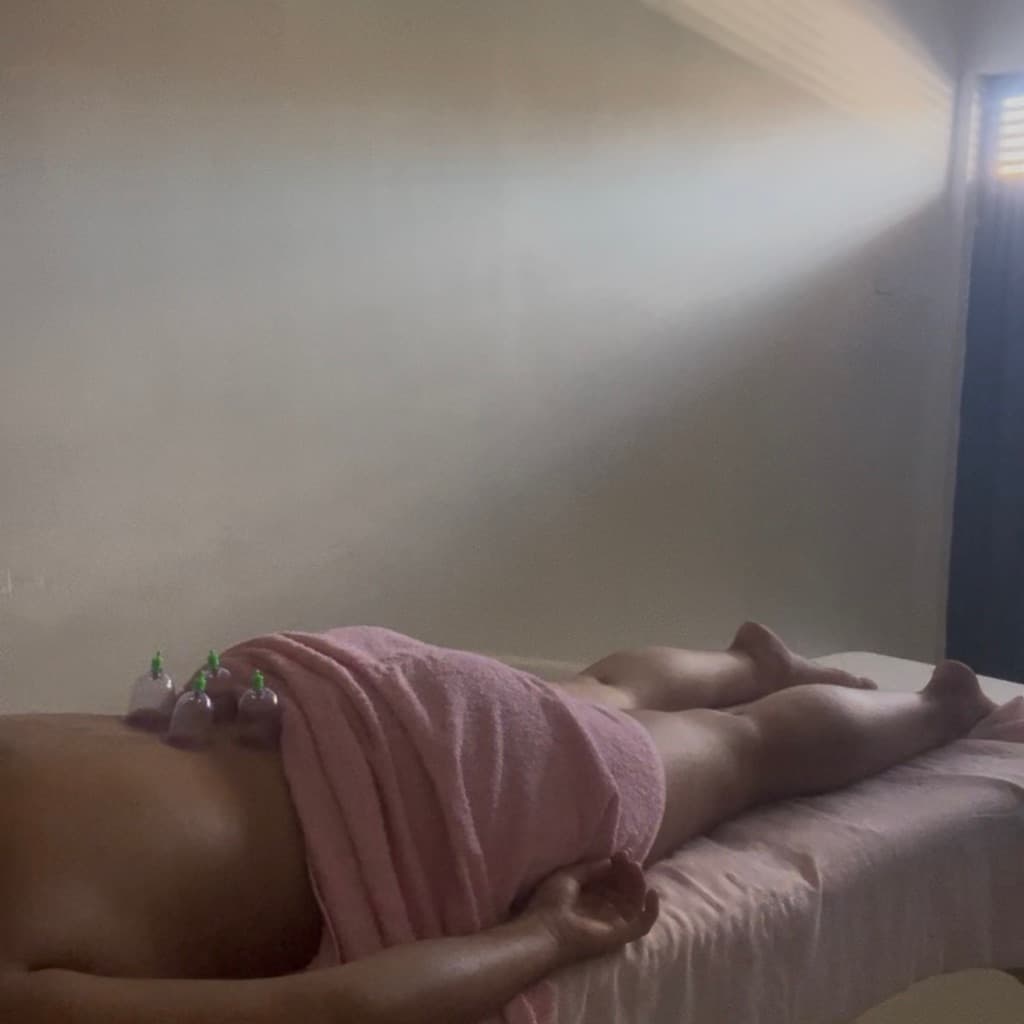 Júlia Galvão, Massagem, foto 1 de 2