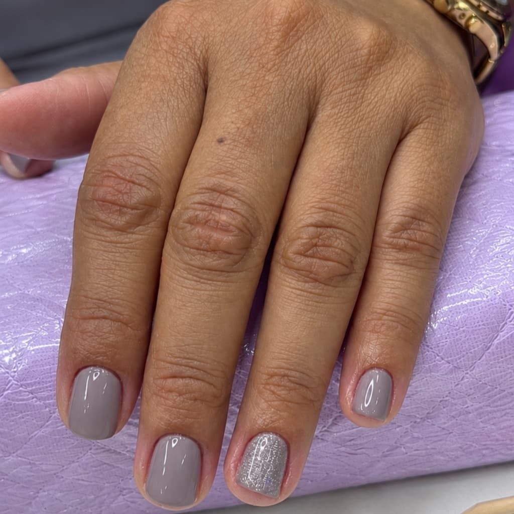 Júlia Ribeiro, Unhas, foto 2 de 3