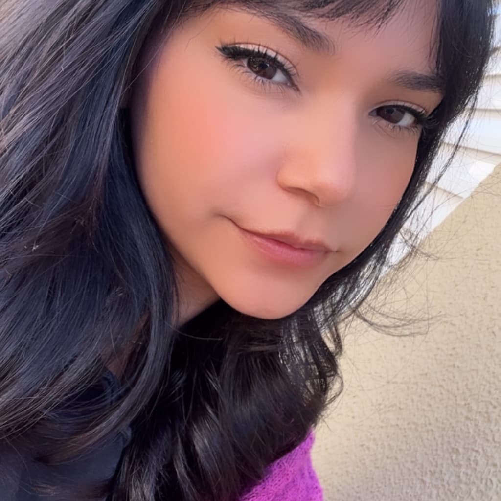 Leticía Gonzales, Unhas, foto 2 de 2