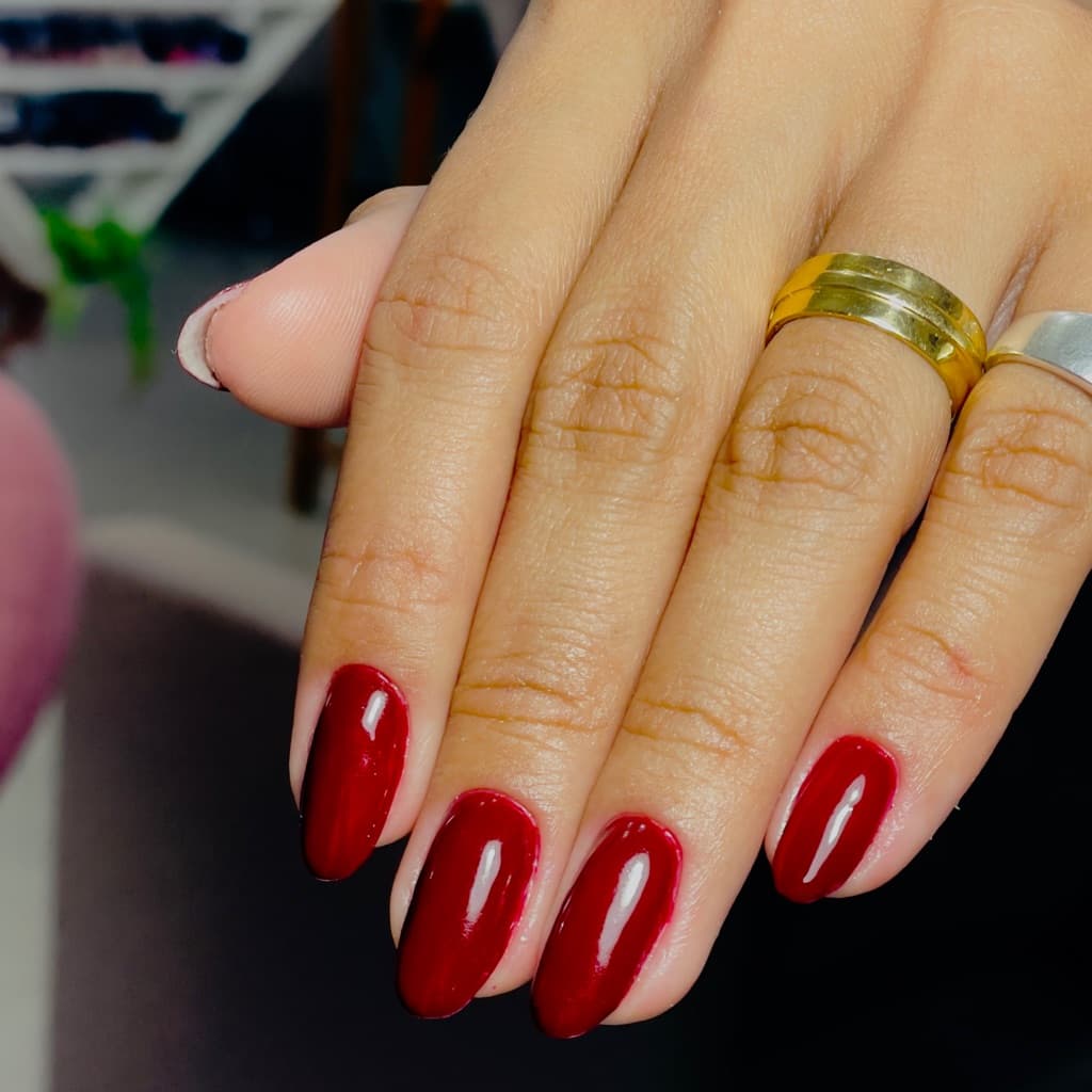 Emily Magalhães, Unhas