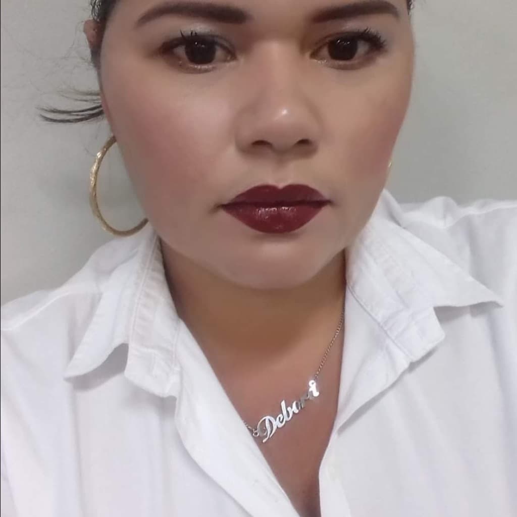 Debora Velasques, Sobrancelhas, foto 2 de 2