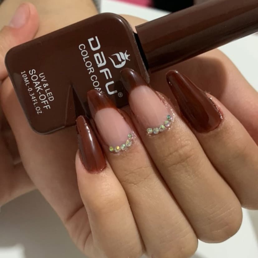 Emanuella Vieira, Unhas