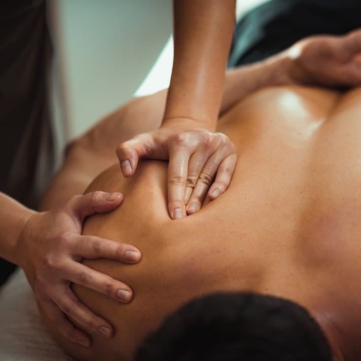 Dener Ferreira, Massagem, foto 2 de 3