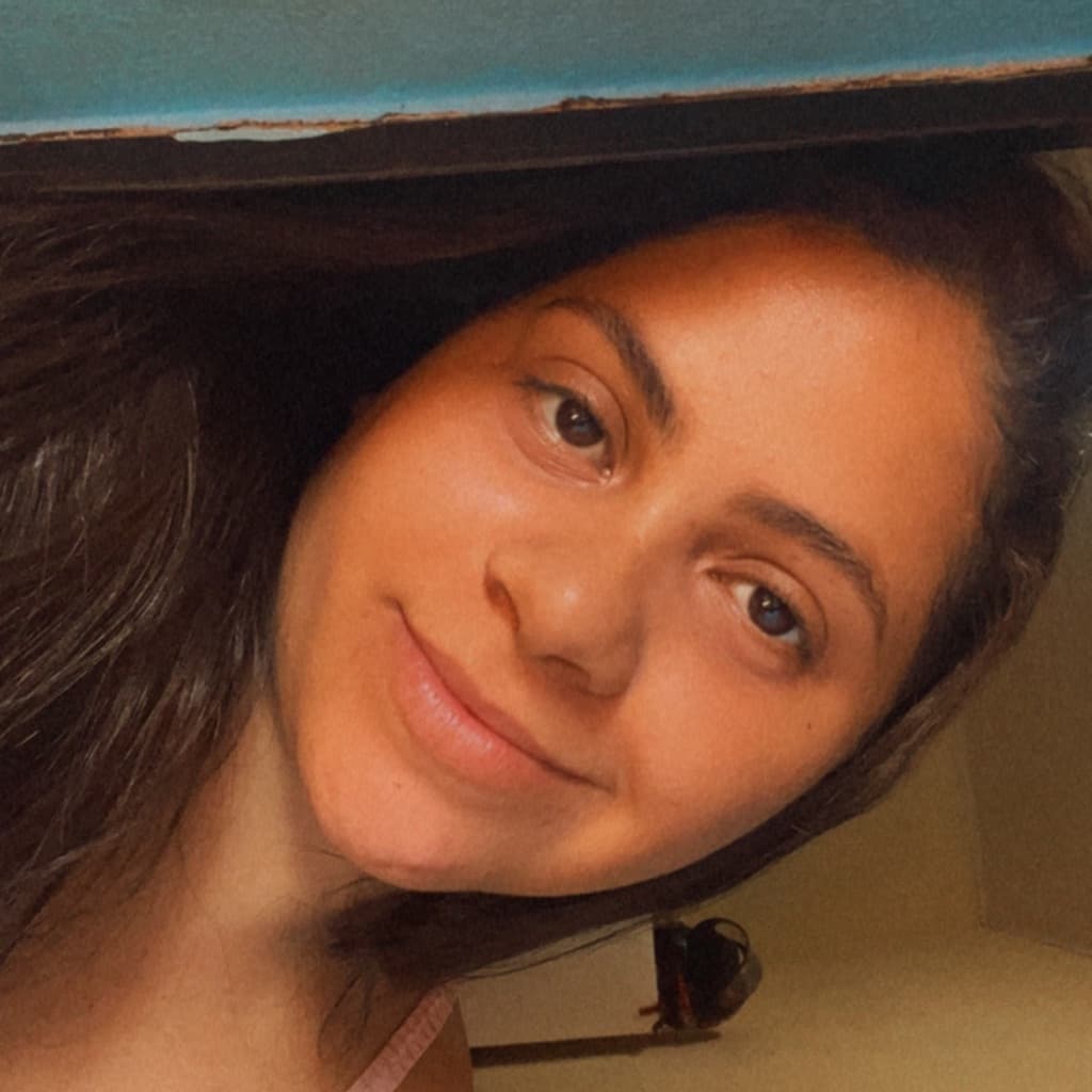 Naiara Rodrigues, Sobrancelhas, foto 2 de 2