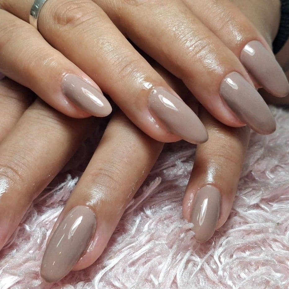 Letícia Ribeiro, Unhas