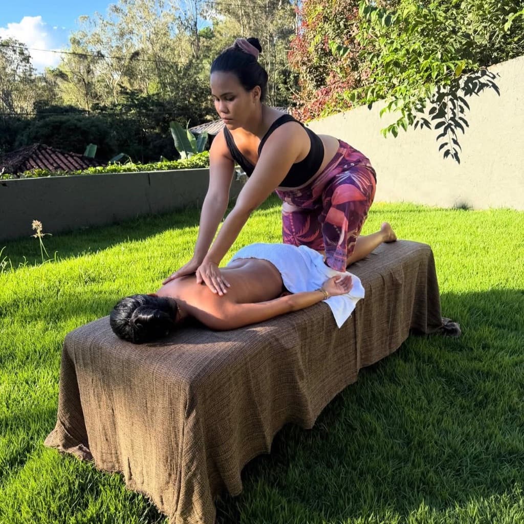 Aimêe, Massagem, foto 1 de 2
