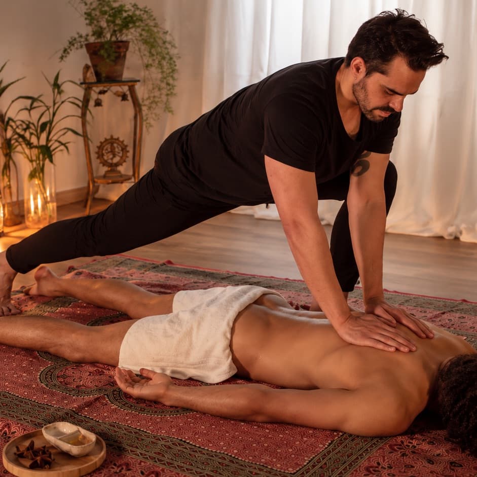 Ary Gonçalves, Massagem, foto 1 de 2