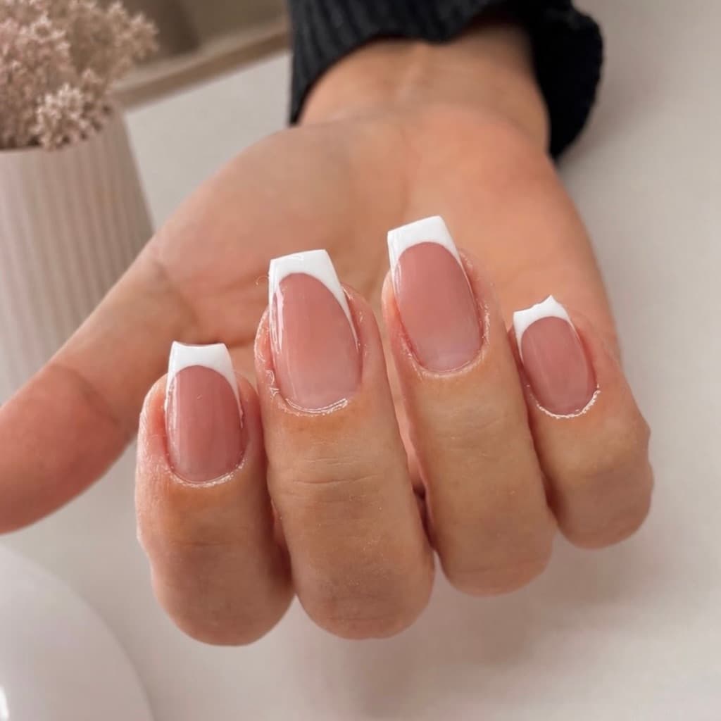 Julia Garcia, Unhas, foto 2 de 3