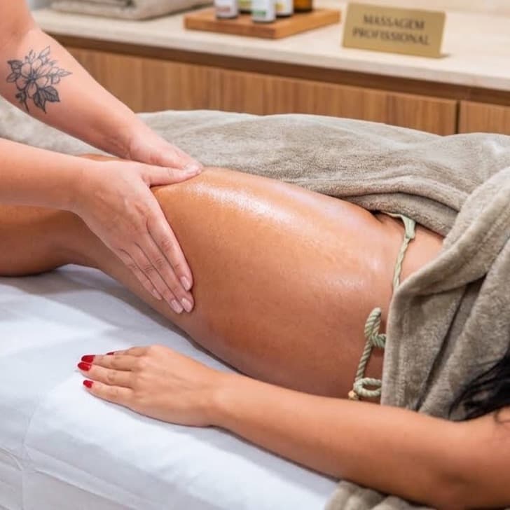Deborah Araujo, Massagem, foto 2 de 3