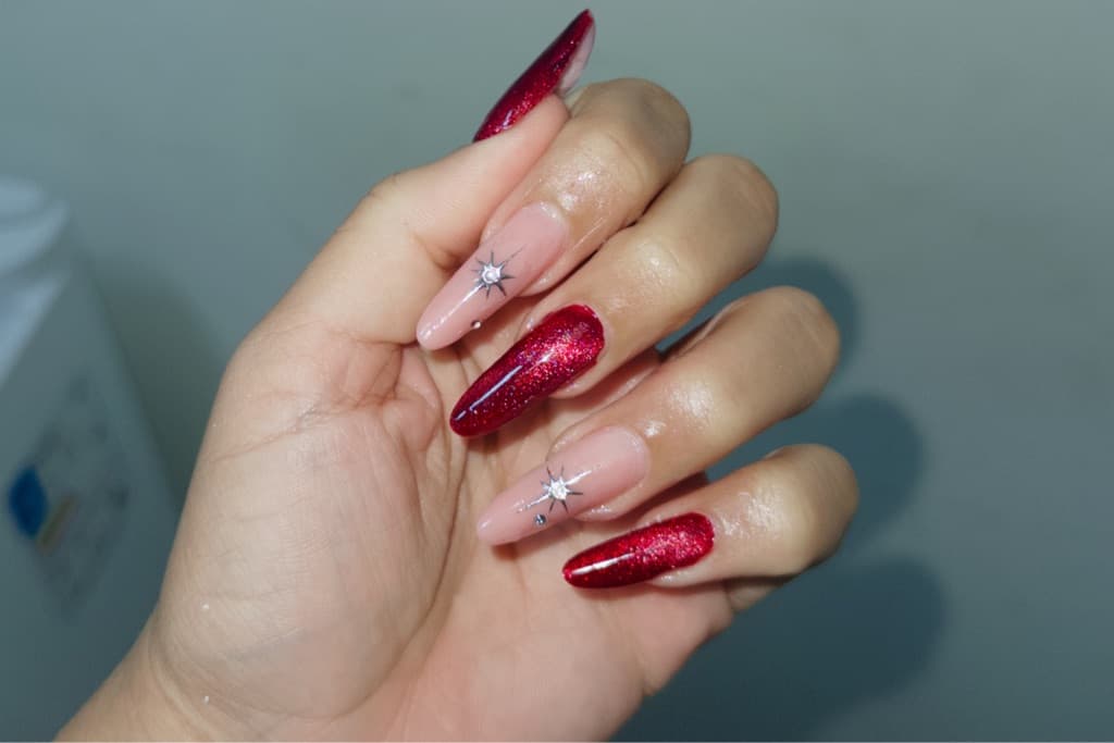 Júlia Ribeiro, Unhas, foto 1 de 3