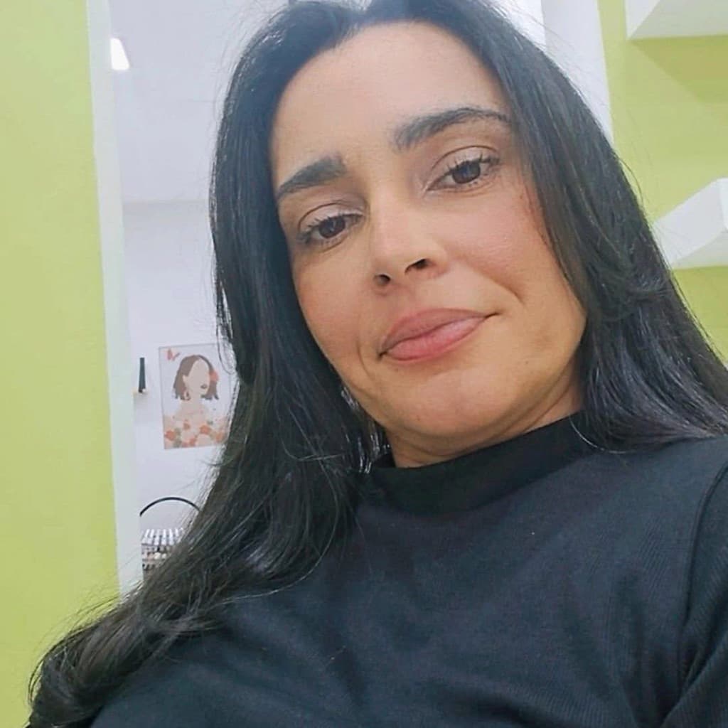 Renata, Unhas, foto 1 de 1