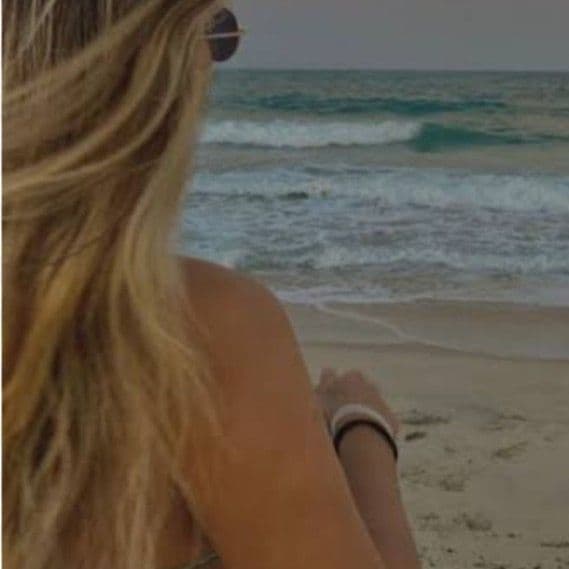 Simone Simoes, Massagem, foto 1 de 1