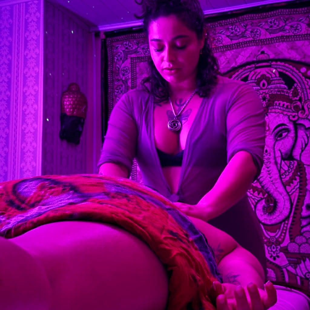 Juliana Reis, Massagem, foto 2 de 3