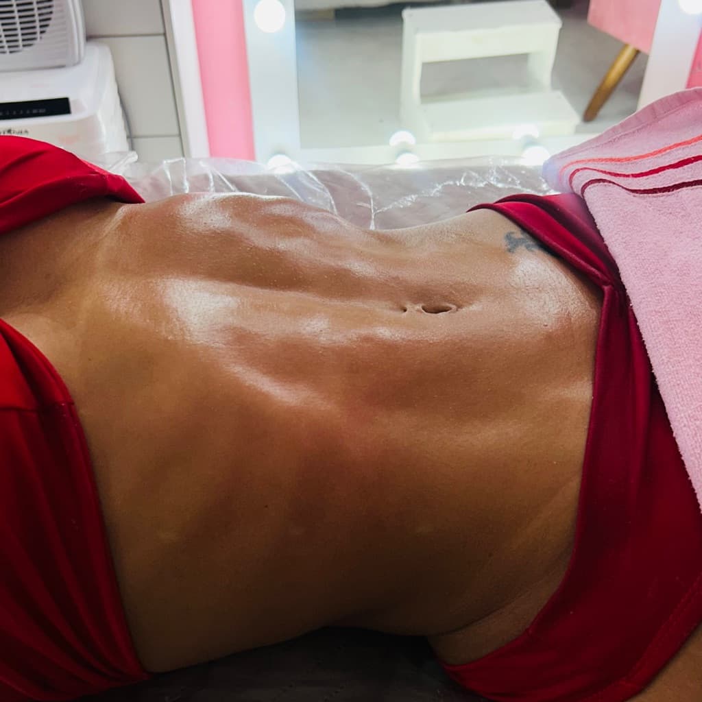 Sula Fernandes, Massagem, foto 1 de 2