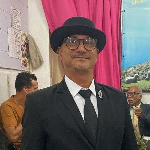 Pastor e Psicanalista Elias Trajano, Massagem, foto 1 de 1