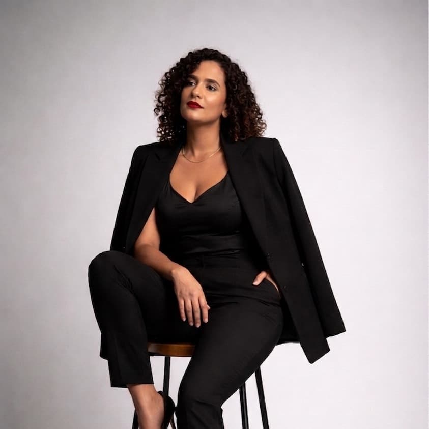 Jarina Sátira, Massagem, foto 1 de 1