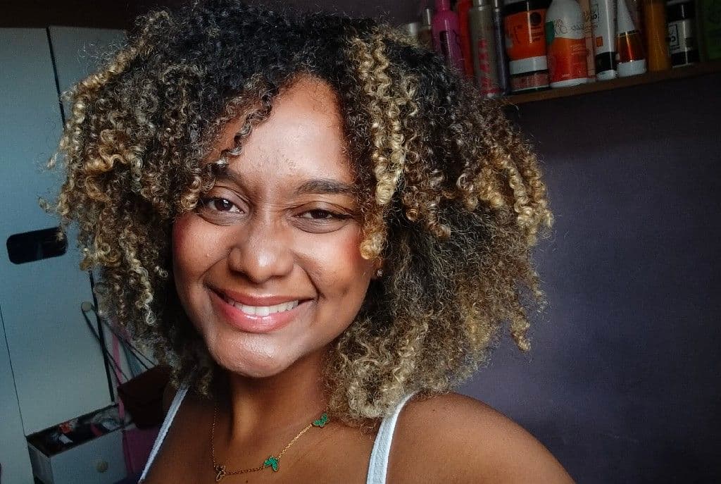 Terapeuta Capilar Em Curvaturas, Cabelo, foto 1 de 3