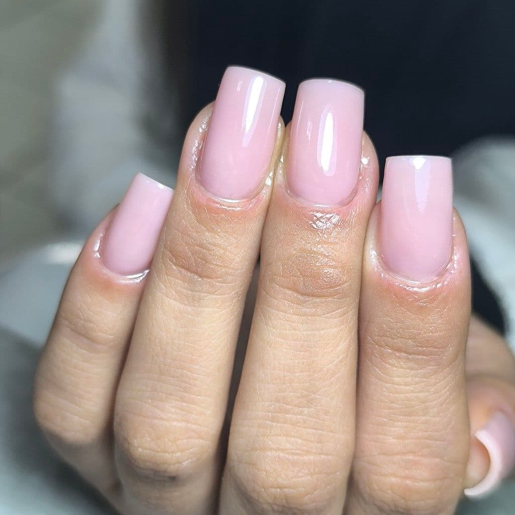 Bruna Schuler, Unhas