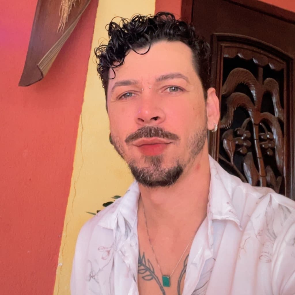 Gabriel Toledo, Massagem, foto 1 de 2