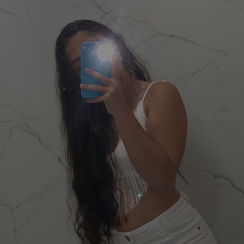 Julia, Unhas, foto 1 de 1