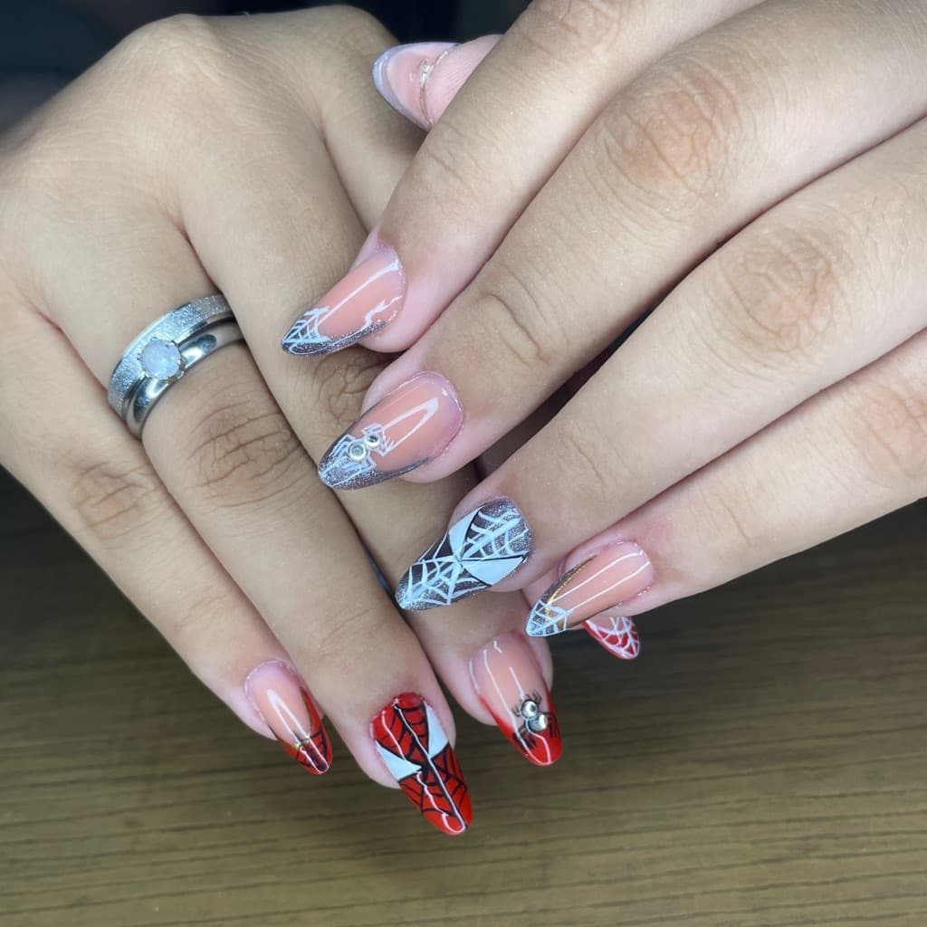 TG Nails, Unhas, foto 2 de 3