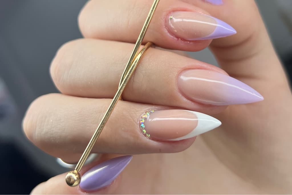 Elizabeth Flores, Unhas, foto 1 de 3