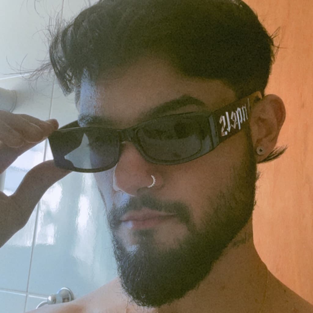 Massagista Alisson, Lutas