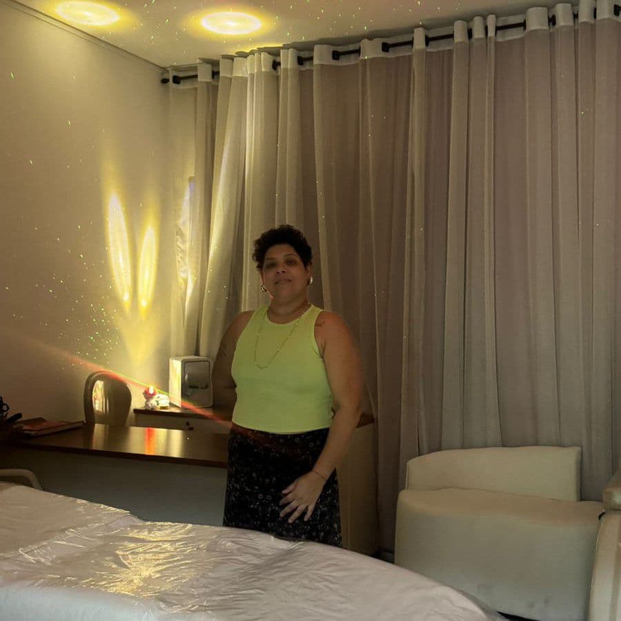 Alessandra Dias, Massagem, foto 2 de 2