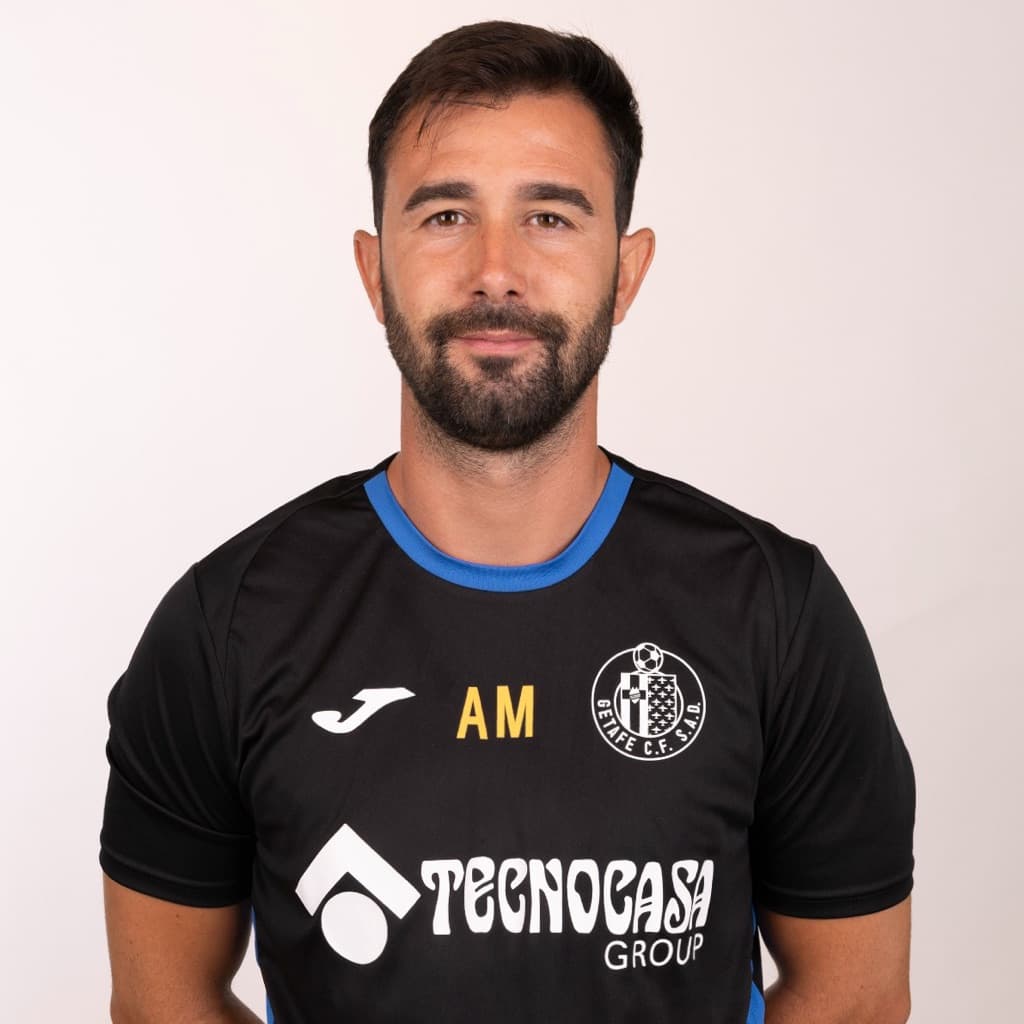 Alex Macias, Treinamento, foto 1 de 1