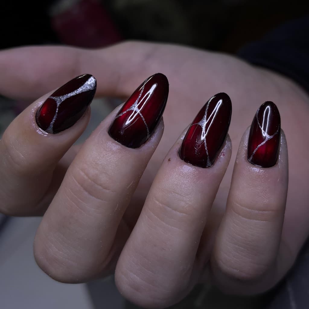 Elice Bianca, Unhas, foto 1 de 2