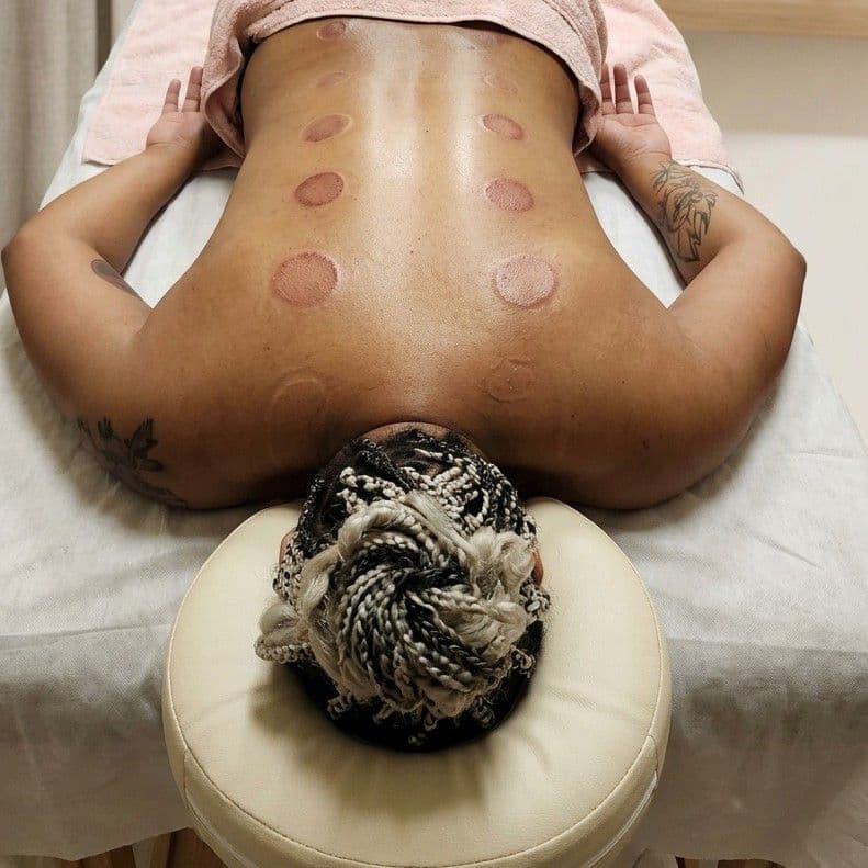 Ominá, Massagem, foto 2 de 2