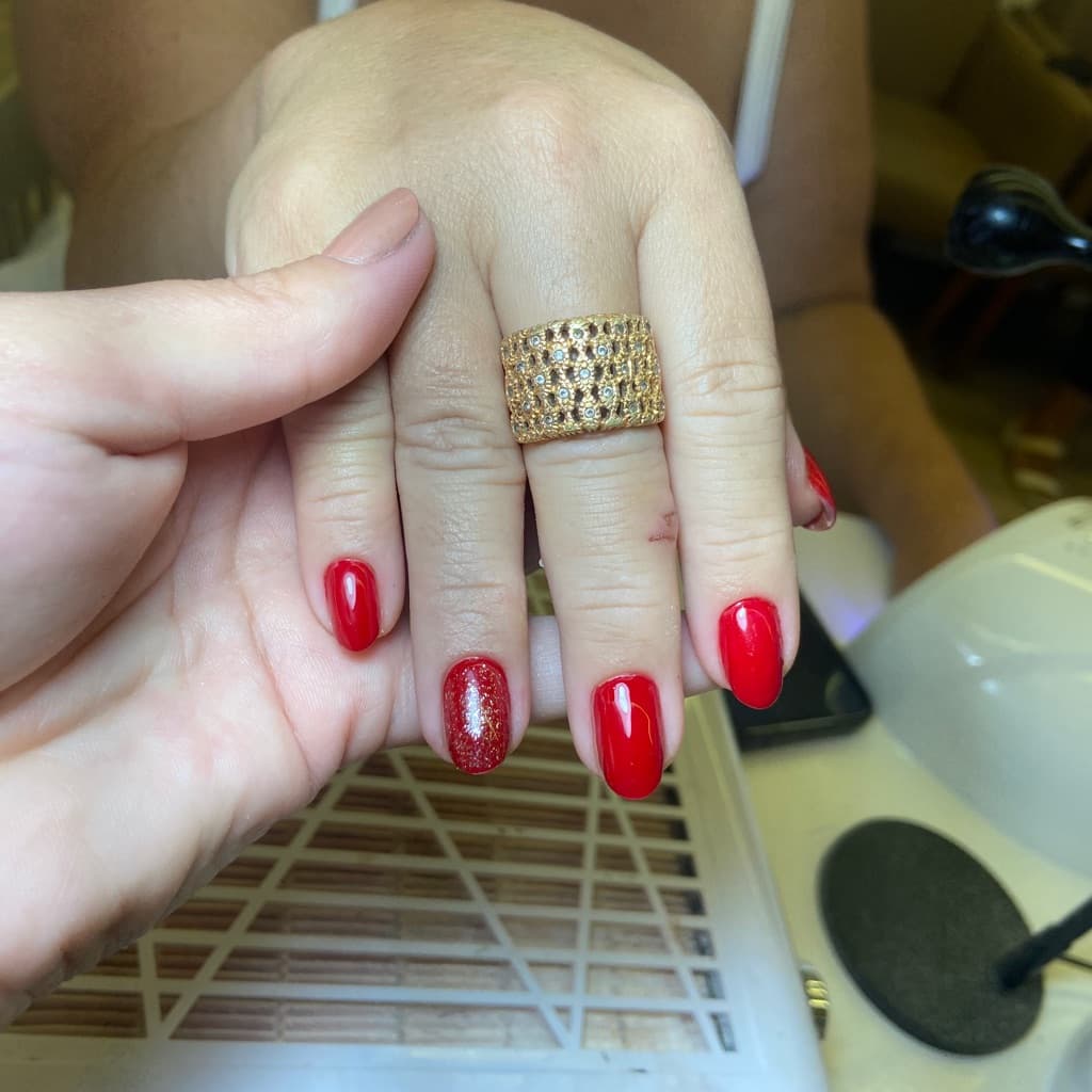 Ana, Unhas, foto 1 de 2