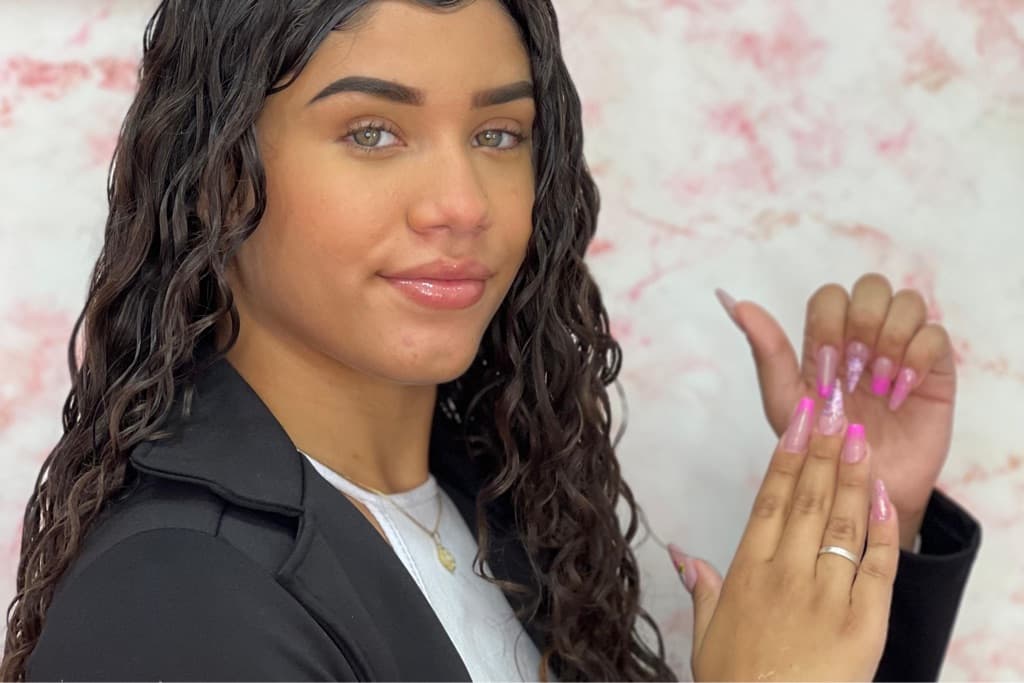 Maria Clara, Unhas, foto 1 de 3