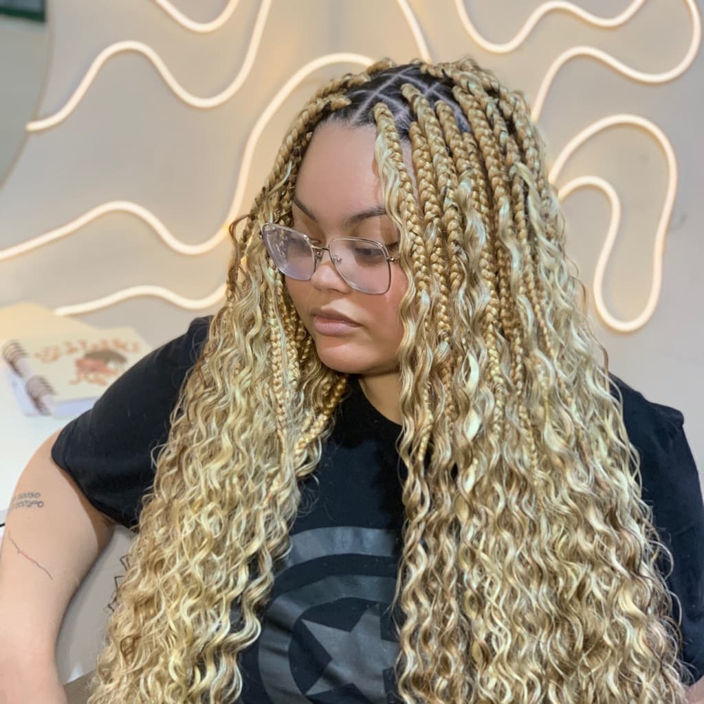 Studio Brilho Afro, Cabelo