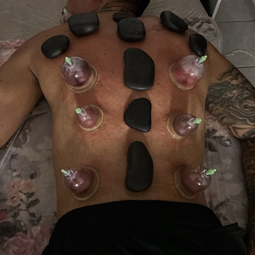 Juliana Jeronimo, Massagem, foto 1 de 2