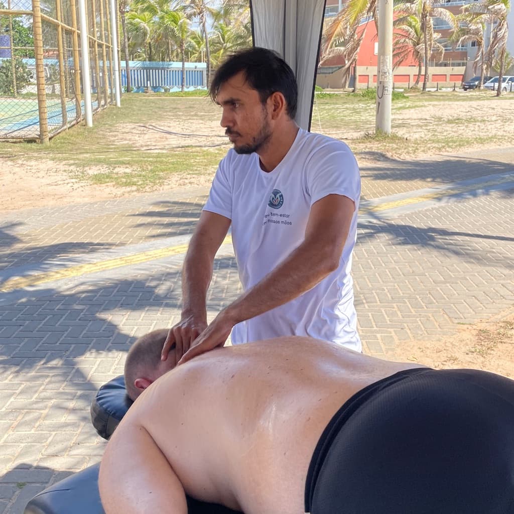 Felipe Cardoso, Massagem