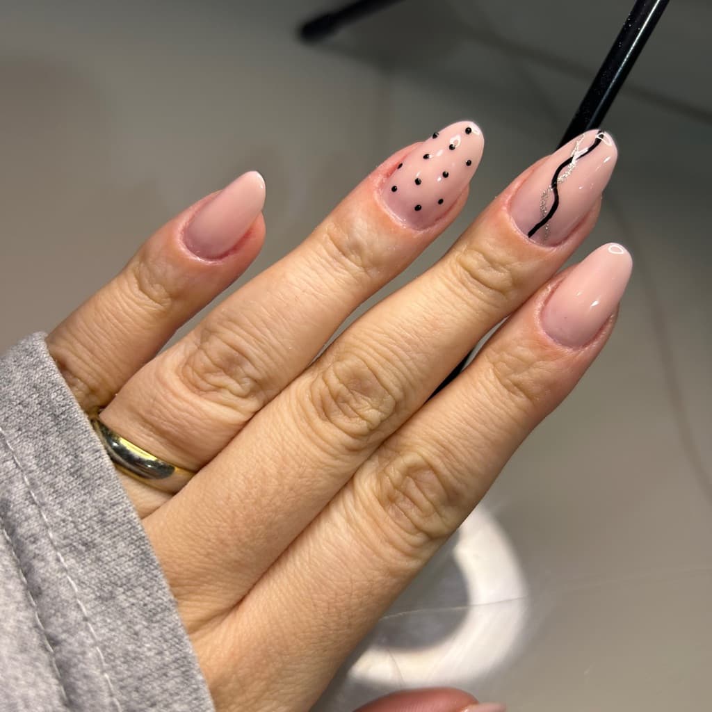 Miqueline Carrara, Unhas, foto 2 de 8