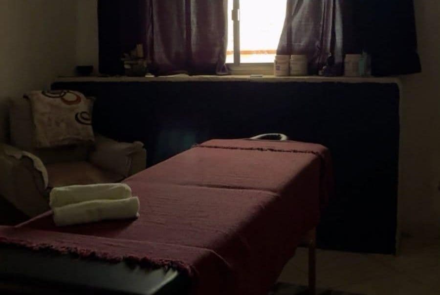 Yasmin, Massagem, foto 1 de 3