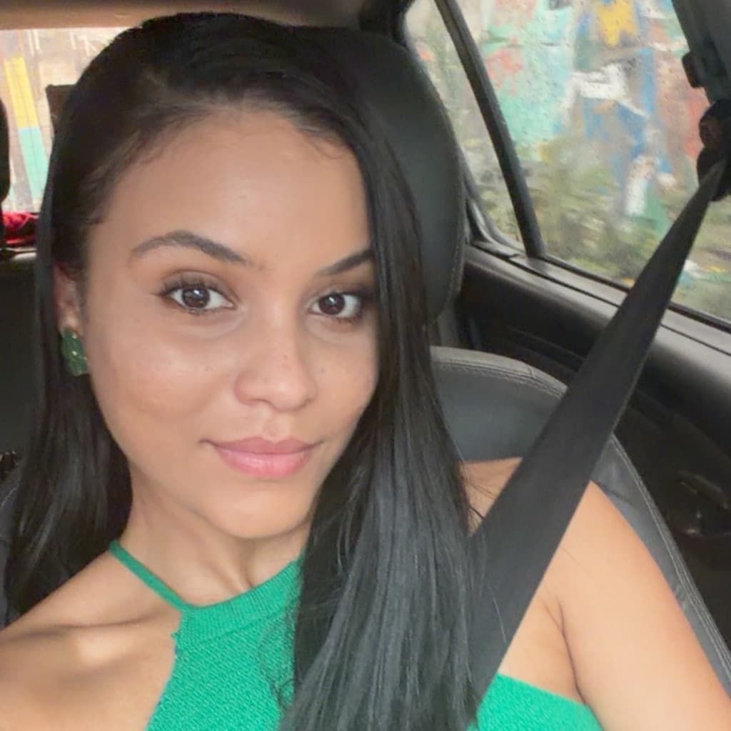 Rebeca Cardoso, Massagem, foto 2 de 2
