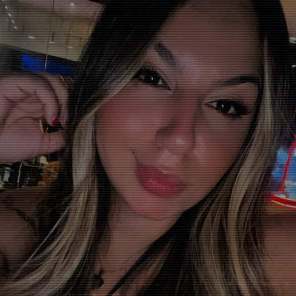 Alecia Rocha, Unhas, foto 2 de 2