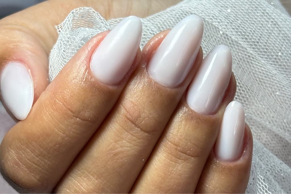 Camila, Unhas, foto 1 de 8