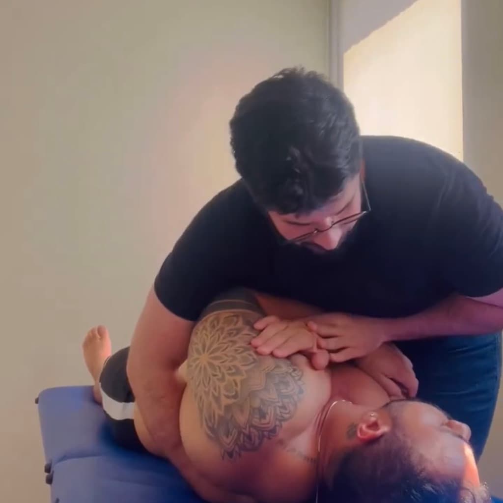 Thiago Machado, Massagem, foto 2 de 3