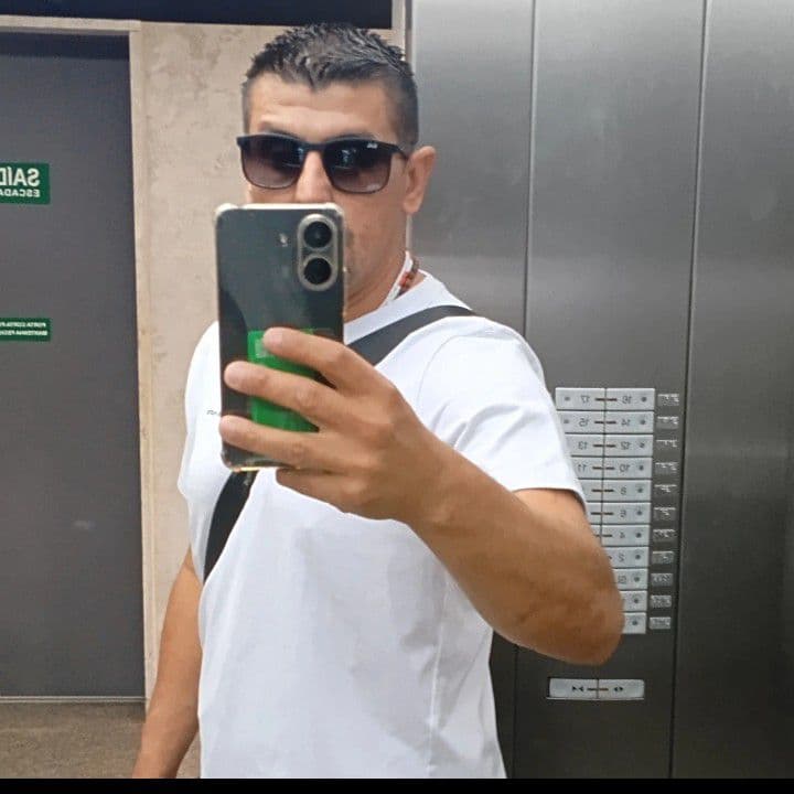 Renato Alves, Massagem, foto 2 de 2