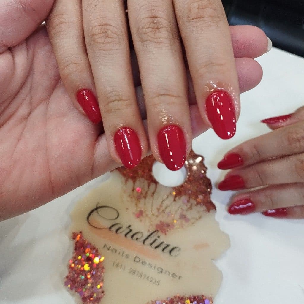 Caroline Gardi, Unhas, foto 2 de 3