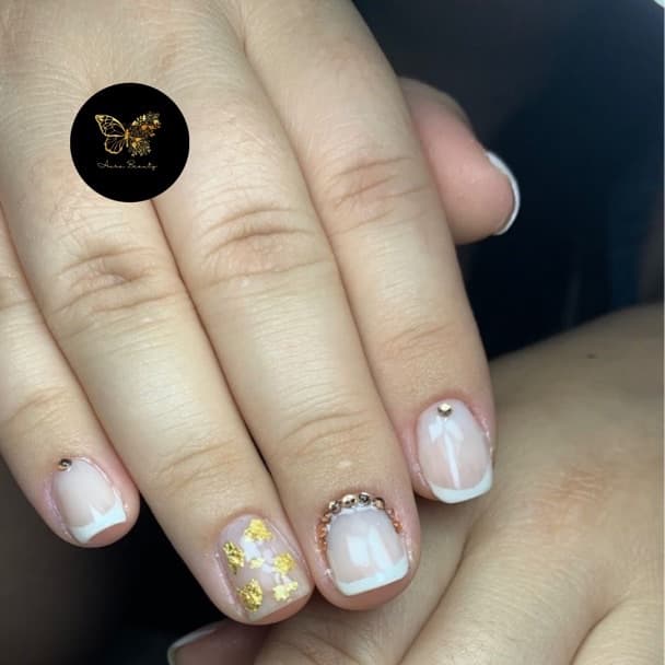 Aura Beauty, Unhas