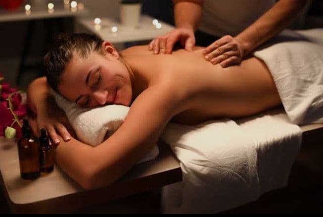 Hands Blessed By God, Massagem, foto 1 de 3