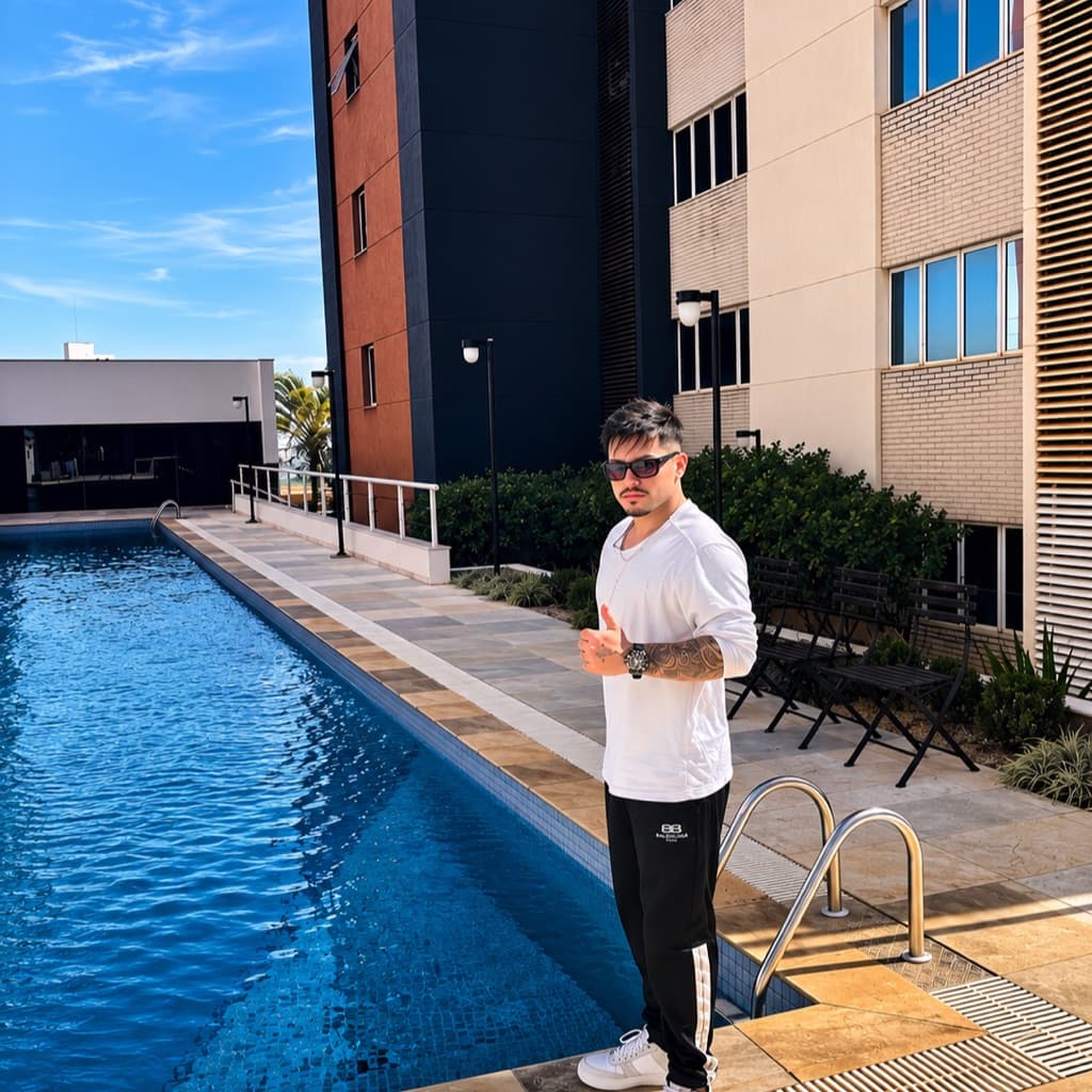 Leandro Rodrigues, Massagem, foto 1 de 2