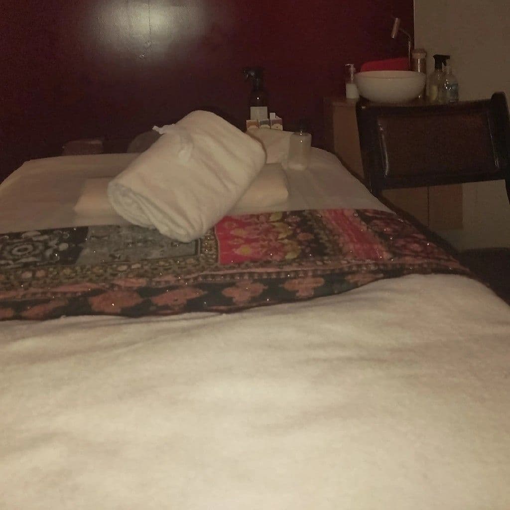 Cleo, Massagem, foto 2 de 3