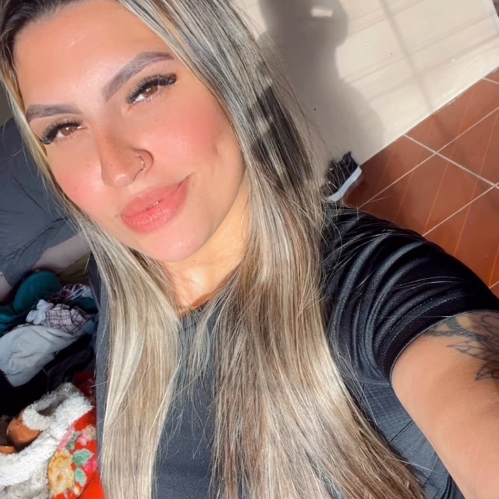 Flavia, Unhas, foto 1 de 1